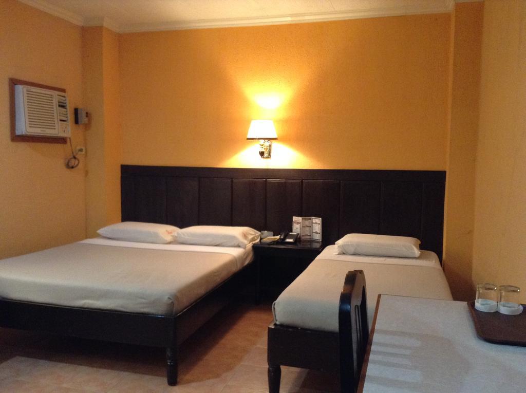 Miami Inn Cagayan de Oro Exteriör bild