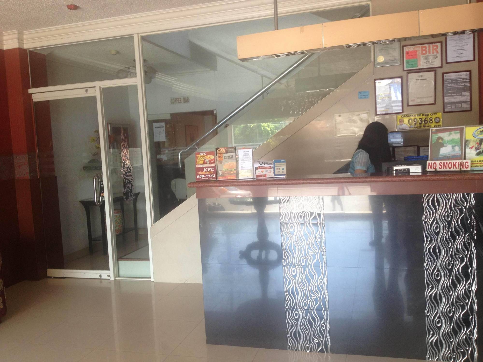 Miami Inn Cagayan de Oro Exteriör bild