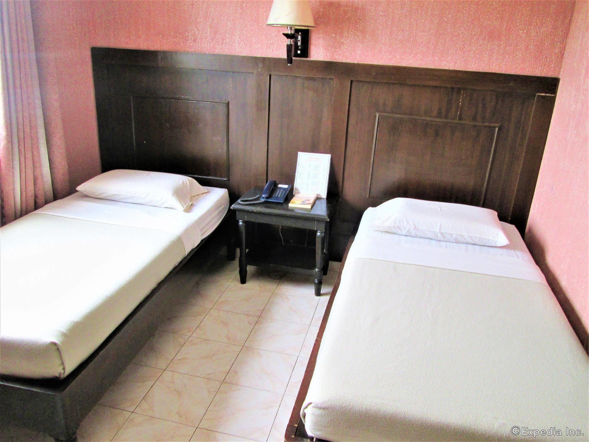 Miami Inn Cagayan de Oro Exteriör bild